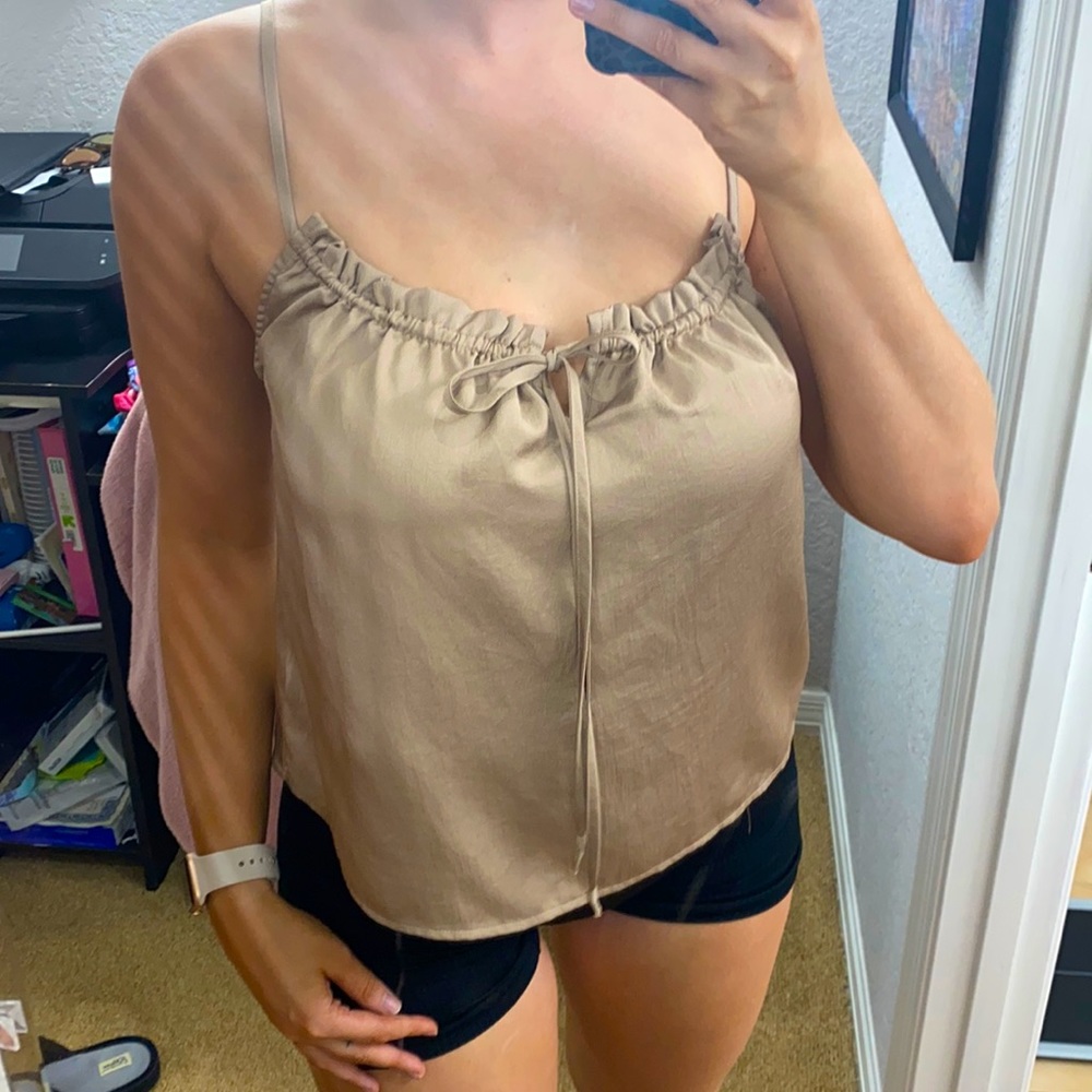 Express Champagne Crop Tank